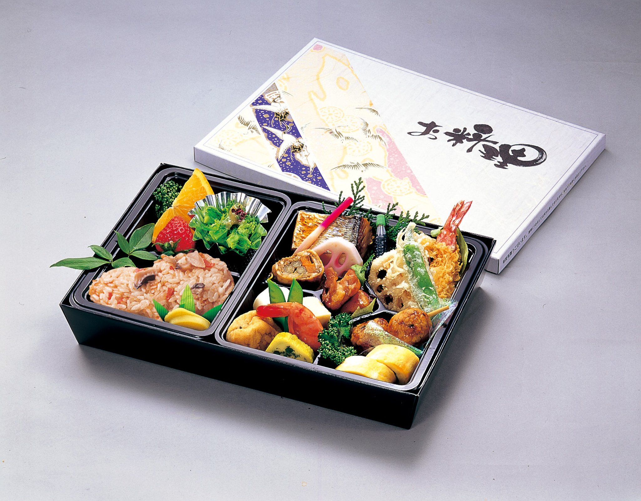 No.543：28×18.5cm…2,200円(容器付)
≪五目ごはん≫