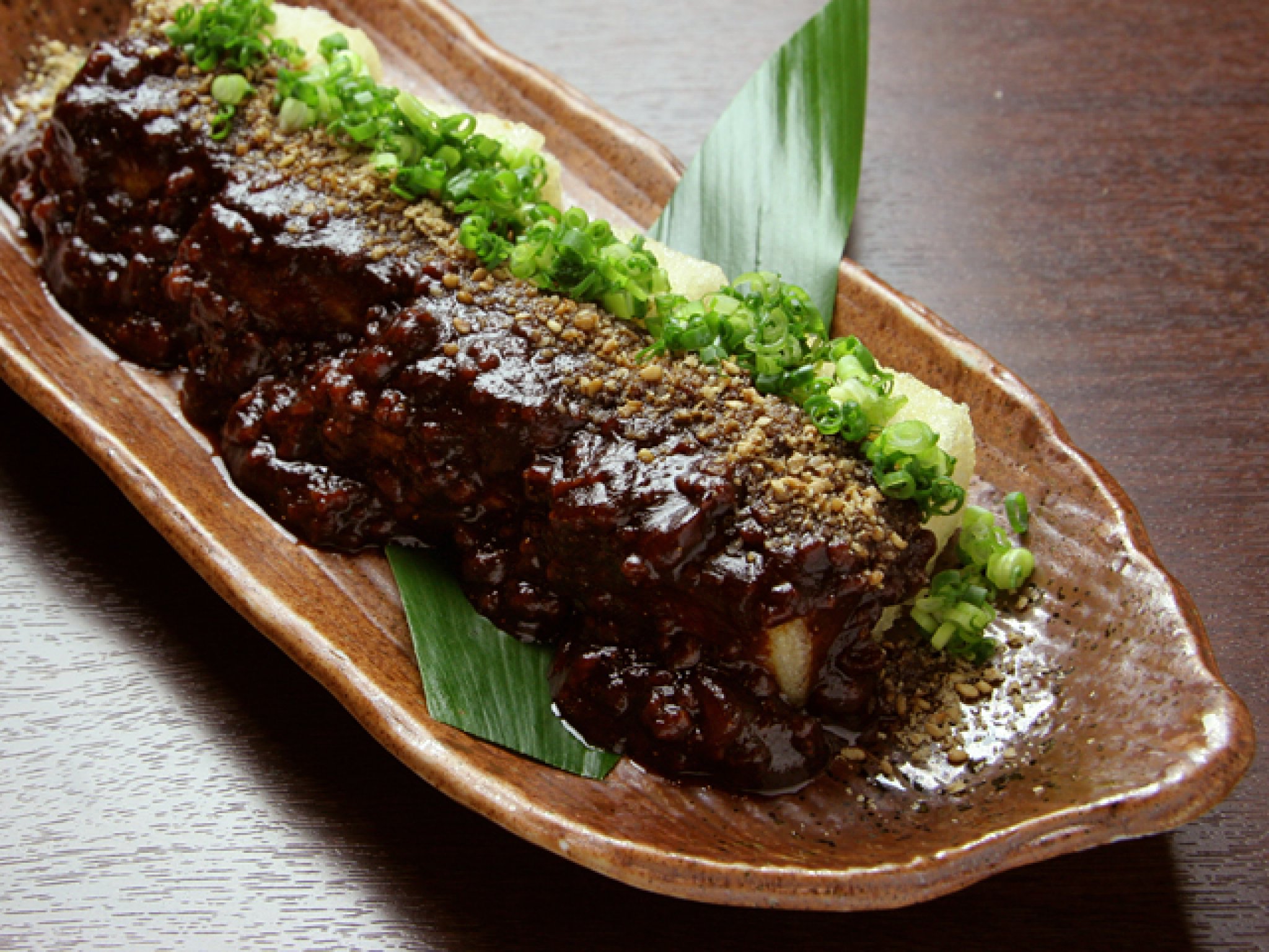 揚げ豆腐の肉みそかけ…638円
丹波あじわいどりのミンチが旨さの決め手！揚げたての豆腐にたっぷりかかった...