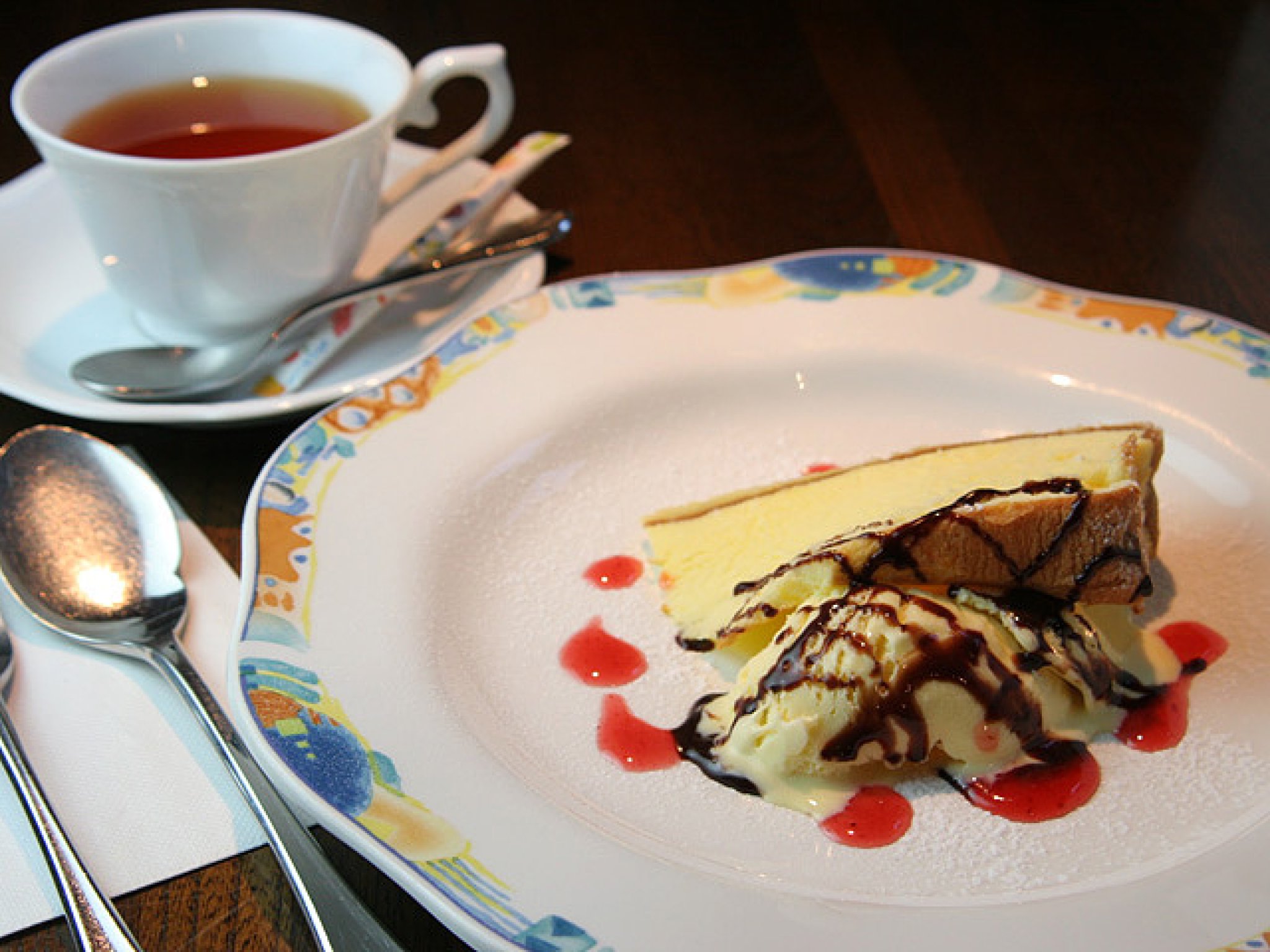 ランチにプラスして…｜・デザートセット…+600円※平日昼のみ
　りんごのケーキ・バニラアイス・ドリンク
...