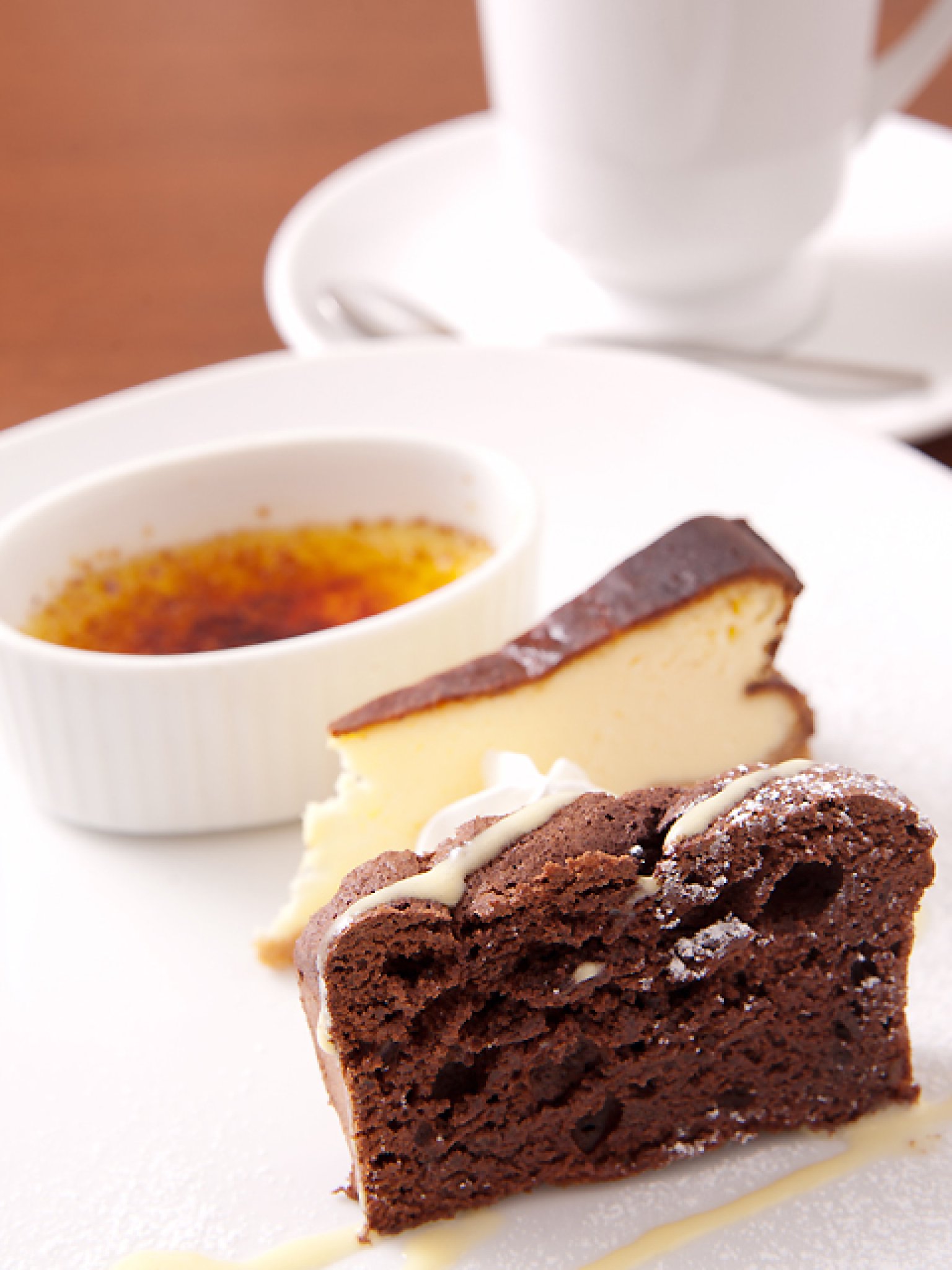 14:00～17:30のカフェタイムでは、お得な「手作りケーキセット」(800円)がオススメ。日替わりで約10種類のケーキ...