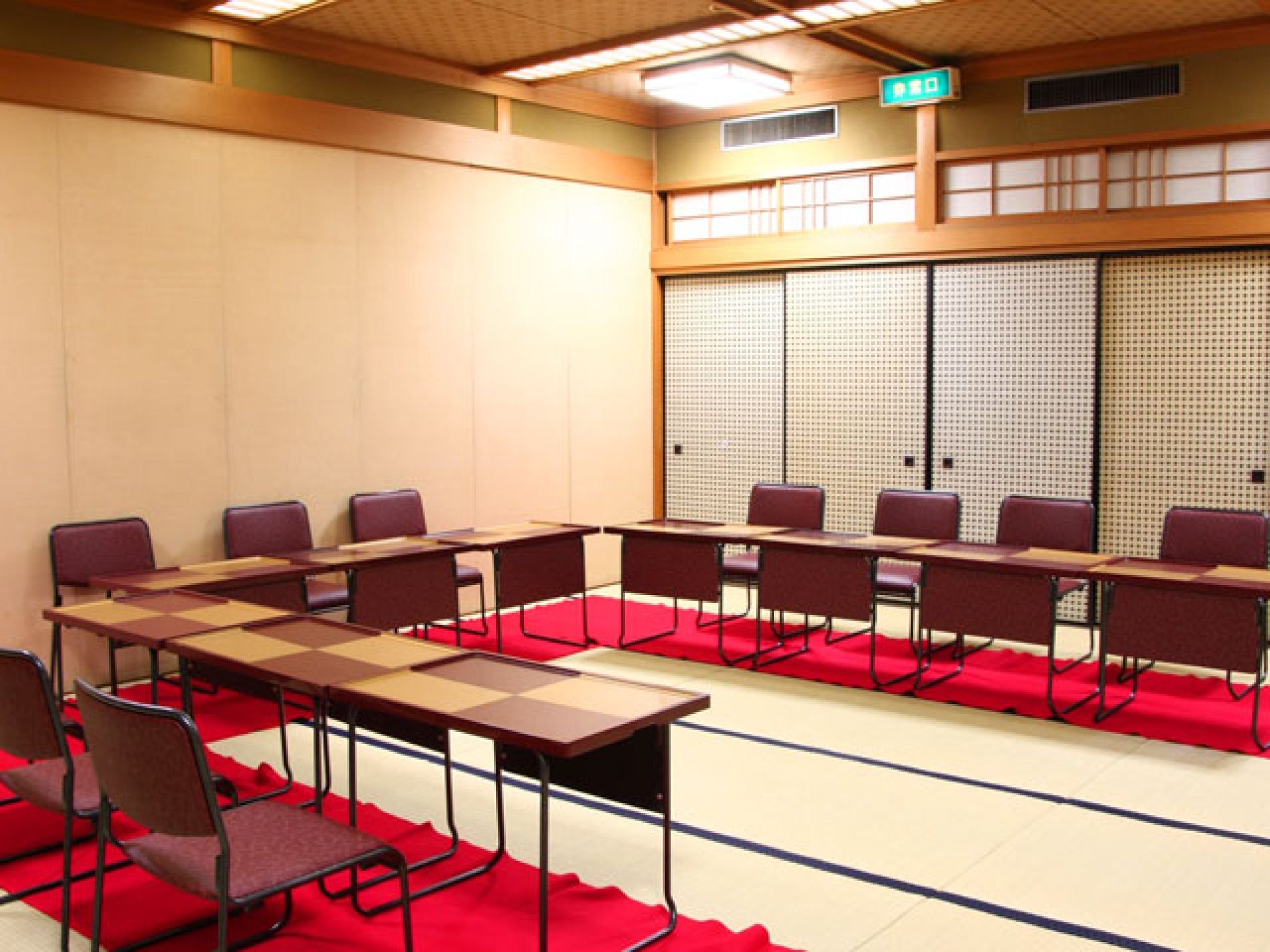 椅子席にも対応可能な為、年配の方でも安心して利用出来る。