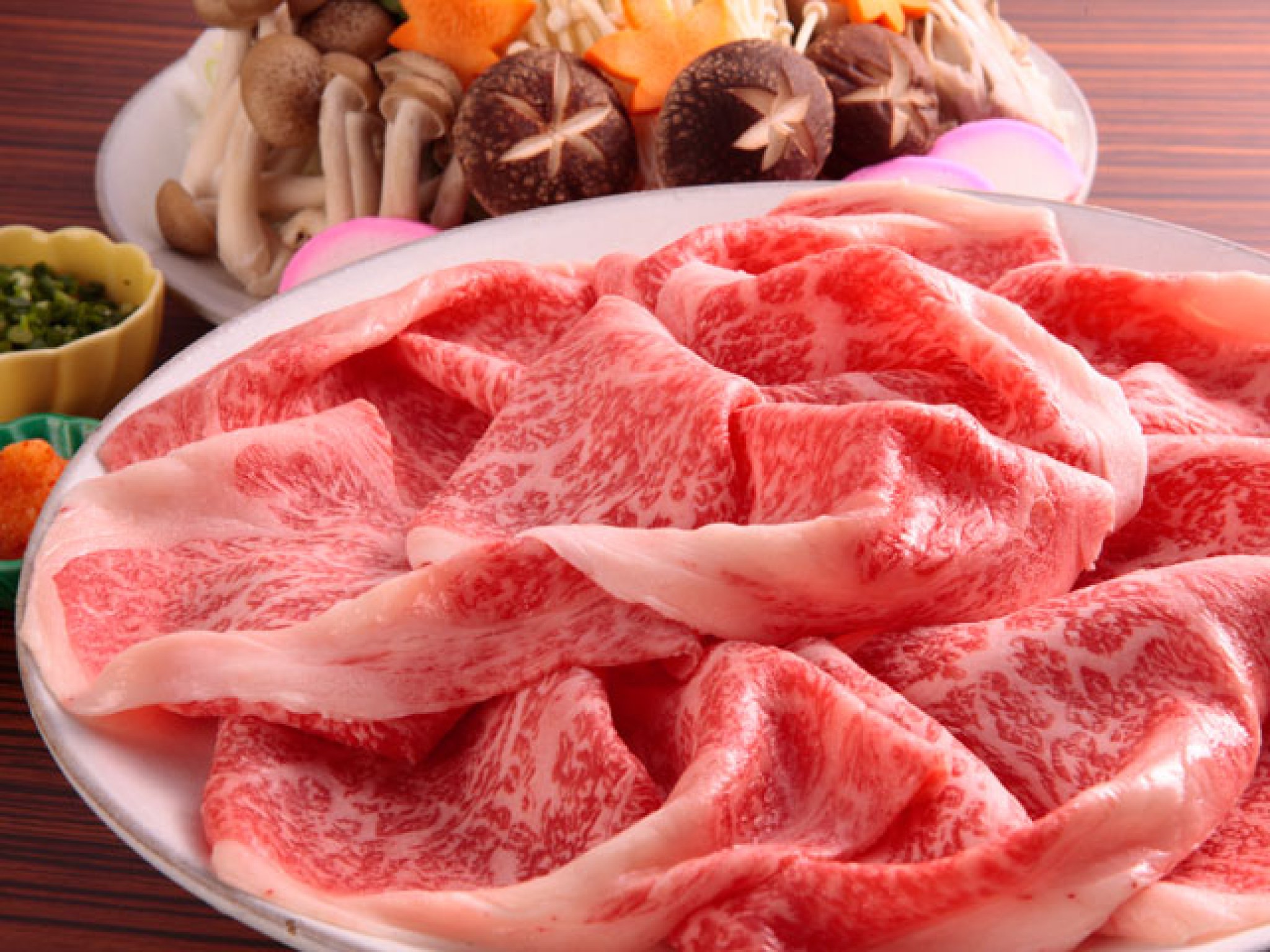 口の中でとろけるような柔らかさと濃厚な旨味は飛騨牛ならでは。