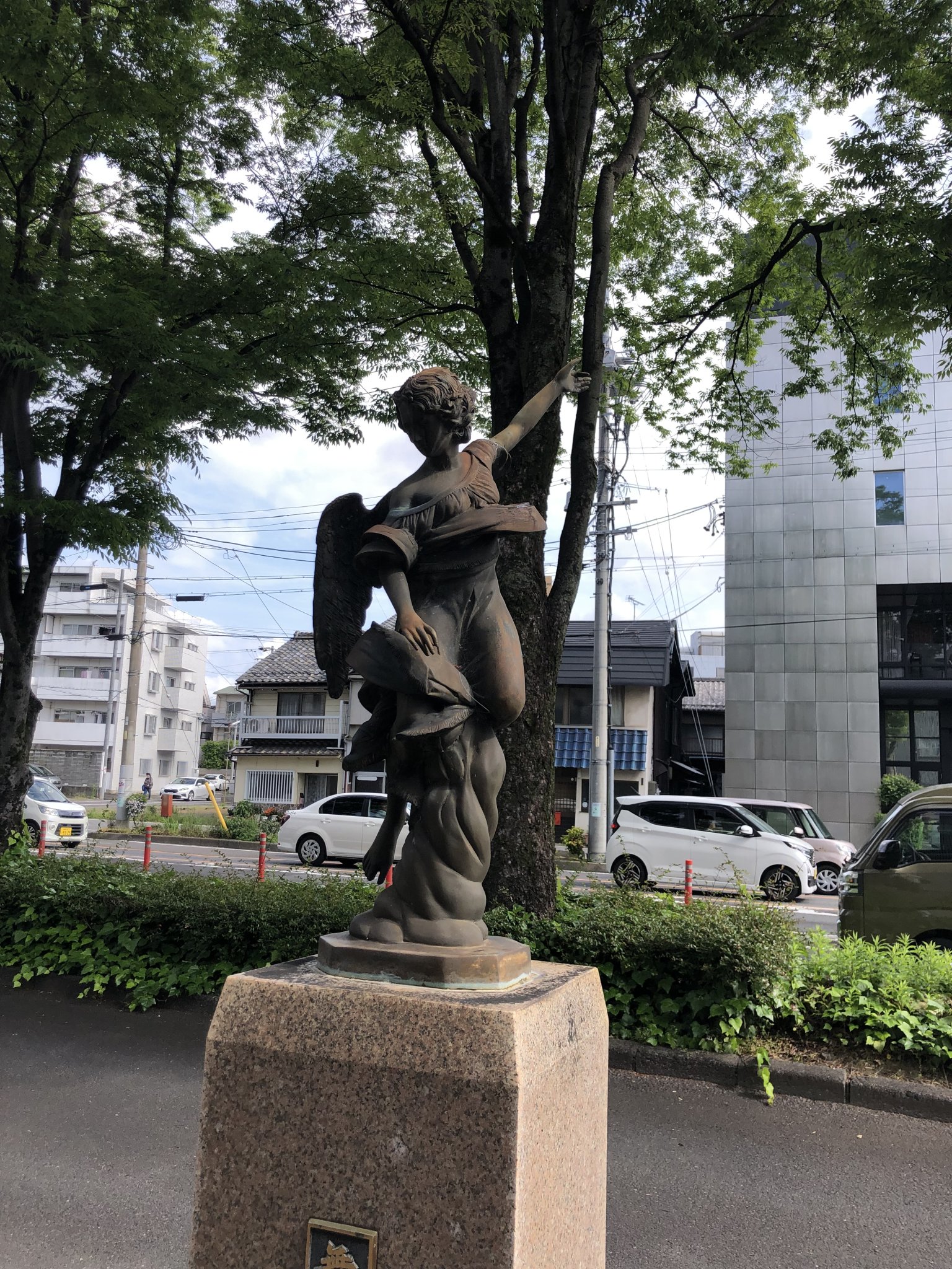 本郷町けやき並木のレポート写真4（林雄介(作家、元官僚、林和志)）