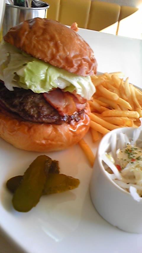 Cafe America Chorky's DINERのレポート写真1（にゃー）