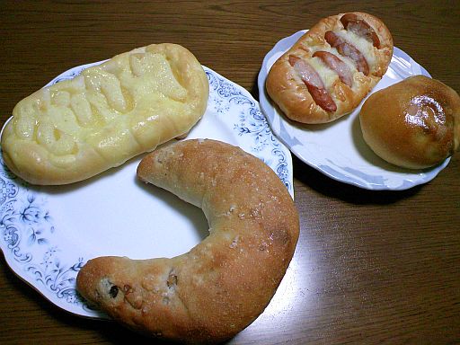 パンのホームズのレポート写真1（タチコマ）