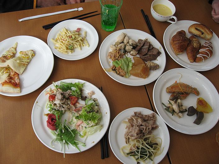 RESTAURANT croissant tableのレポート写真1（タチコマ）