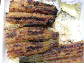 炭焼きうなぎ 華紋のレポート写真1（にしこ）