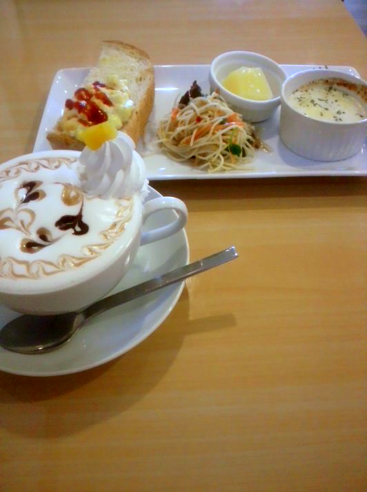 CAFFE SCIMMIA ROSSOのレポート写真1（こむぎ）