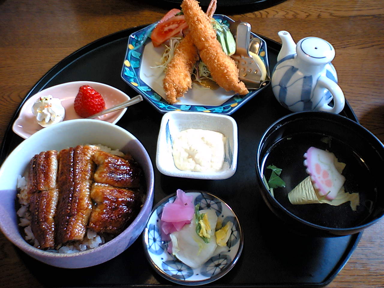 お食事処 はなぞののレポート写真1（エミネム）