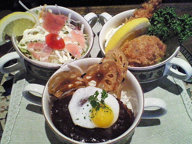 町の洋食屋 3Pigsのレポート写真1（りーこ）