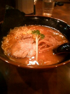 へそまがりラーメンのレポート写真1（やすべぇ）