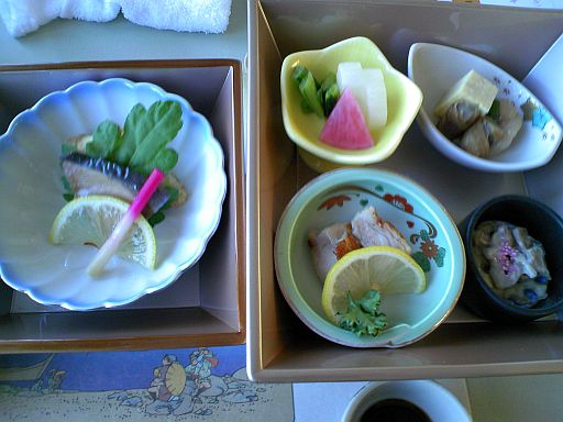 創意料理 あかねのレポート写真2（タチコマ）