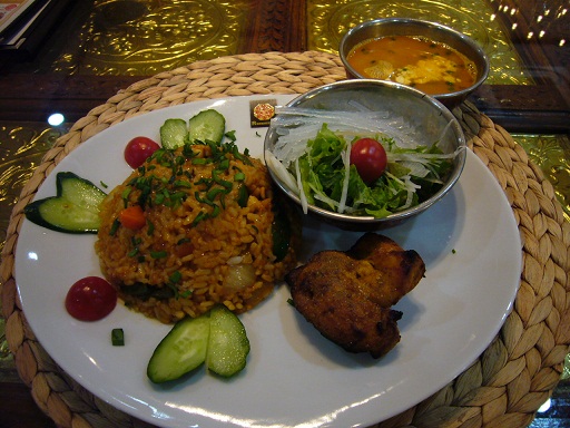 カフェ&インド料理 ラサマンダのレポート写真2（レッツなミドル）